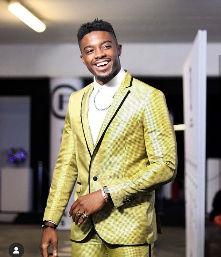 Afrow_Zenda's tweet image. Right ladies... This is our president @Tino_Chinyani kuno ku #TeamDarkskin.We have been overlooked for too long and its time to show the world kuti TeamDarkskin inoburawo zvinodiwa nemabhebhi..💪🏿..@Proud_Zimbo @Mumhanzi @tichdefine @TheUncleGora