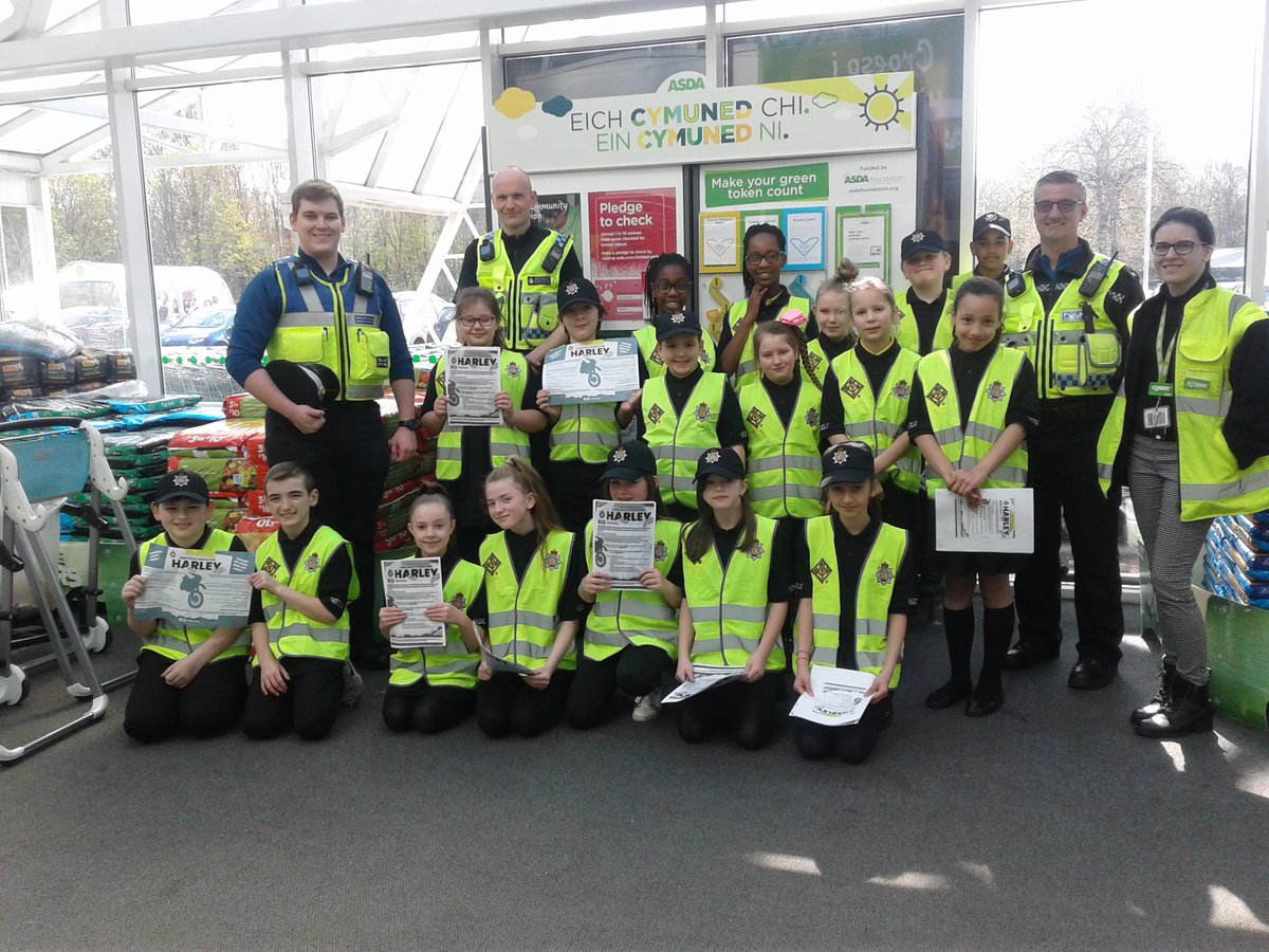 asdanewport's tweet photo. @gppill @TredegarParkPS  in Asda today Operation Harley targeting the illegal and antisocial off-road vehicles
With Sergeant Roland Giles #OpHarley https://t.co/t7eBBM28pY