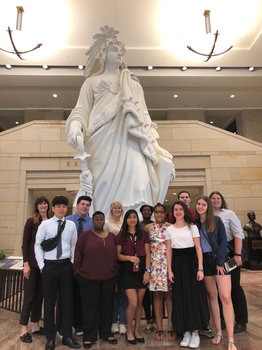 SunNFun68's tweet photo. US Capital Visitors Center #freedomstatue #NWHuskies https://t.co/usIFrzJ9e4