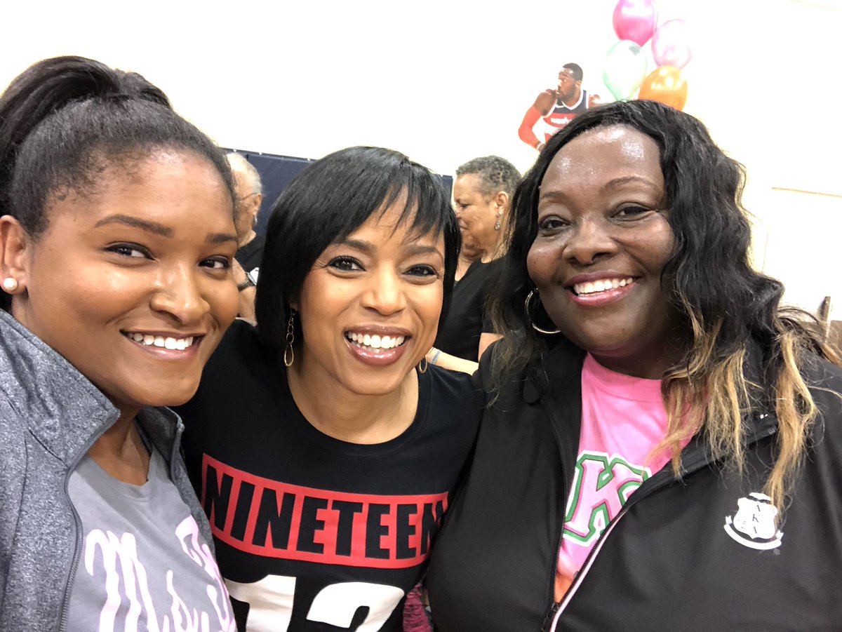 XiZetaOmegaAKA's tweet photo. ๐ Xi Zeta Omega was up early this morning to #GetFit4Spring with our own Molette Green. We came together in Prince Georgeโs County to get fit, share information, and have fun while doing so! #xzoAKA #AKA1908 #Excellence #Target2 #Health #NBC4Washington #GetFit4Spring ๐ https://t.co/X6iRvOqrdX