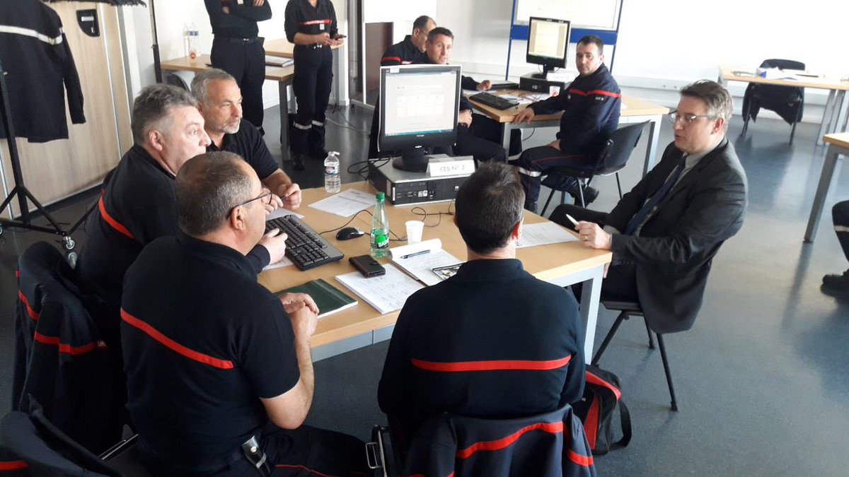 sdis42's tweet photo. #MissionCIS le maire de #SaintJustSaintRambert participe cet après-midi à la mise en situation des chefs de centre autour notamment de la thématique #volontariat et des conventions avec les employeurs. https://t.co/VNP3CMRd51