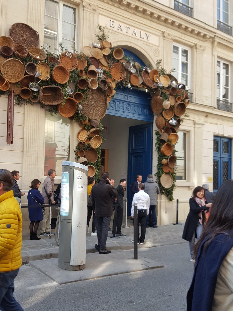 DBZPrismCard's tweet photo. galerie marchande #Eataly #restaurante #pizza #buffala #tomatoes #italy #paris4 #ruefrancsbourgeoise https://t.co/OSffc8eX6U