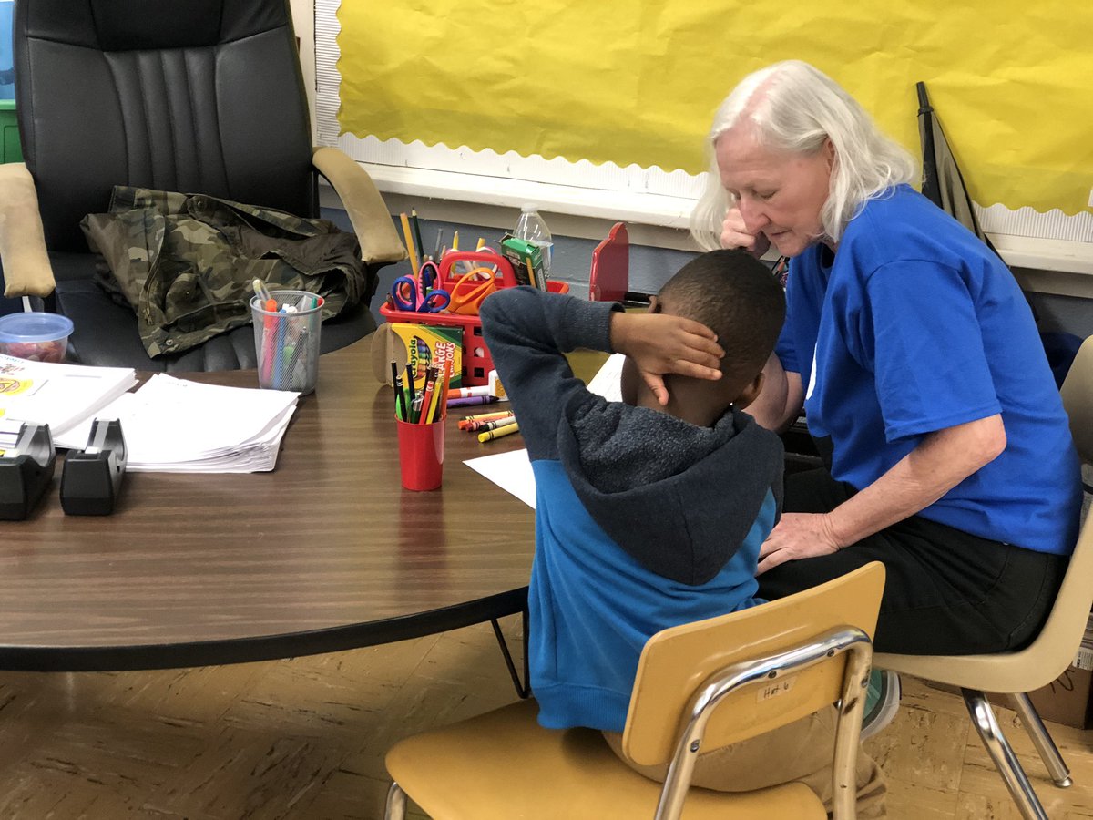 WHOwenES's tweet photo. While our future parents are growing and learning, so are our future Roadrunners! #BeginnersDay #WHOwenES https://t.co/Wfkiii8INR