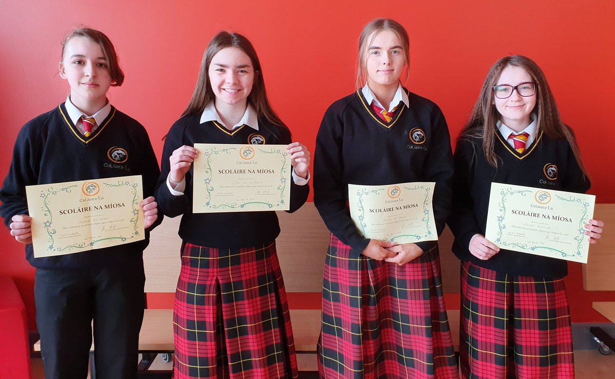 Comhghairdeas le scoláirí na míosa do mhí an Mhárta. Buaiteoirí ón idirbhliain & ón 5ú bliain as láthair don ghrianghraf. Congratulations to our March students of the month winners. #feabhas