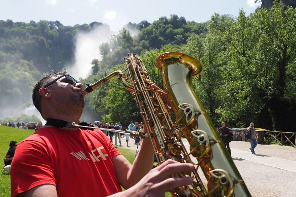 UmbriaTourism's tweet photo. .@UmbriaJazz_OFC Spring arriva a #Terni portando in città l’anima della #blackmusic: dal 18 al 22 aprile cinque giorni di #gospel, #soul, #blues e l’immancabile #Jazz  https://t.co/fITkqrTgou
#umbriacuoreverde #UJSpring #umbriaculture https://t.co/IAPx8QHXDC