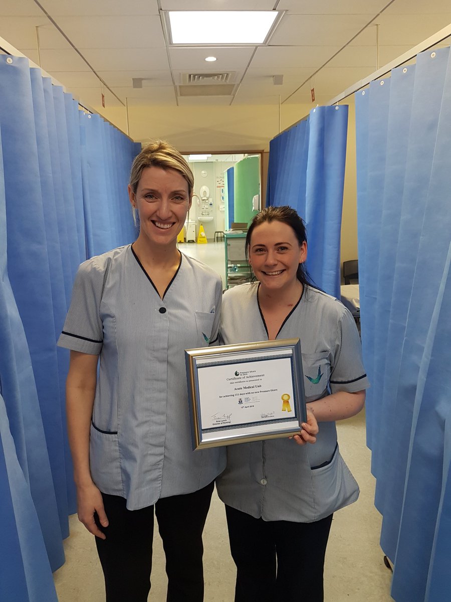 Congratulations to my colleagues in AMU/AMAU for winning an award for their achievement in the TUH pressure ulcer to zero campaign #improvingpatientcare #tuh @ainemlynch