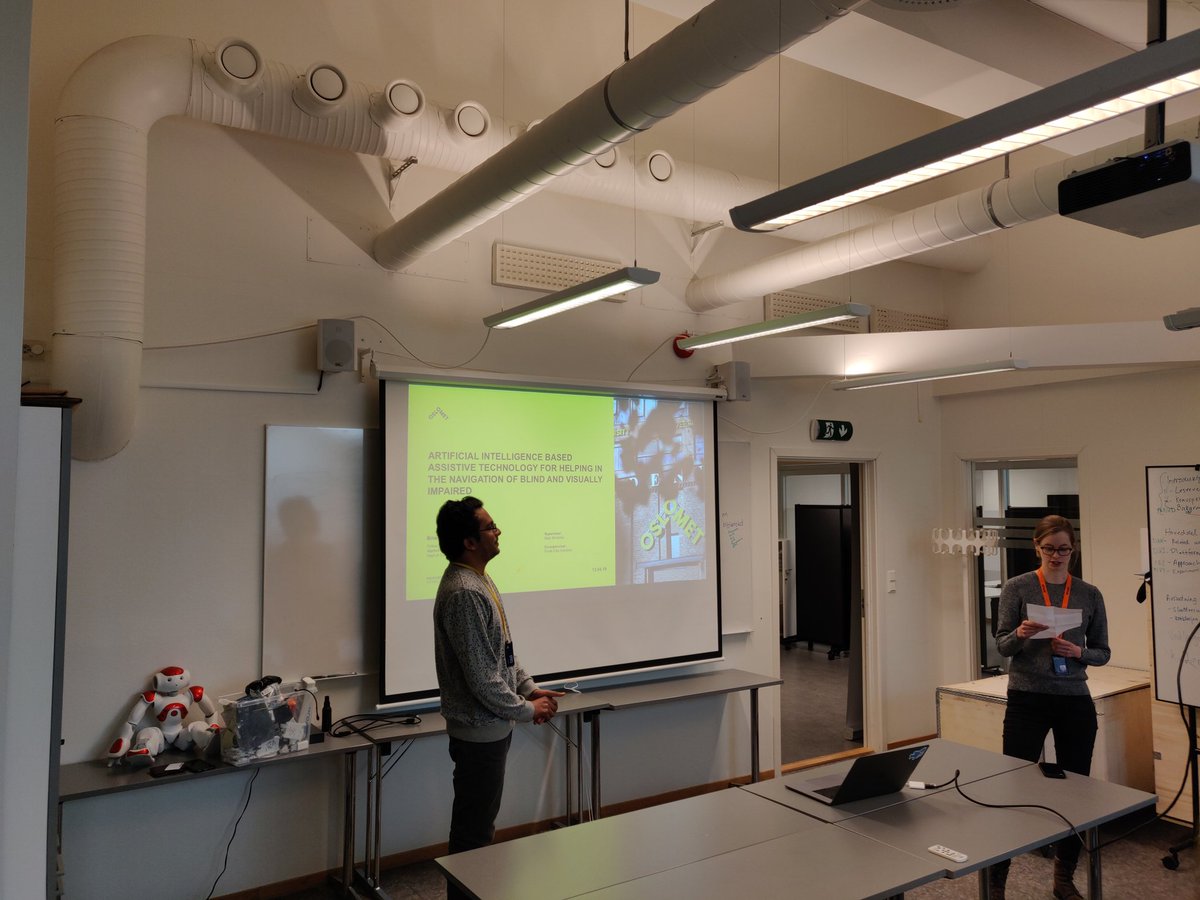 OsloMetAI's tweet photo. Great #AI pizza lunch at the #OsloMetAILab! Great pitches on STEM GAN, DeepLearning support for the visually impaired, and explainable AI in medicine. @OsloMetAI #SimulaMet @OsloMet @teknologidesign @simula_research https://t.co/BdD77myFQu