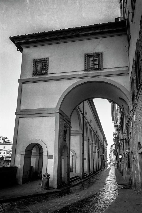 joancarroll's tweet photo. Visari Corridor Florence Italy Bw https://t.co/epiE2lzvjJ #florence #italy #visari #danbrown #inferno #blackandwhite #blackandwhitephotography #travel #tourism @joancarroll https://t.co/gOiOQsMJRu