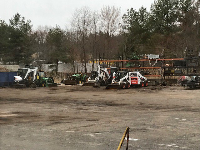 bagshaw_matthew's tweet photo. #h2b @POTUS  Pile of equipment parked due to no support labor present from h2b this year. Sad part is we have all the work in the world we could need. Been pleading with Washington for 10 years to fix broken system with no fix in sight..... https://t.co/klpNQKh5TI