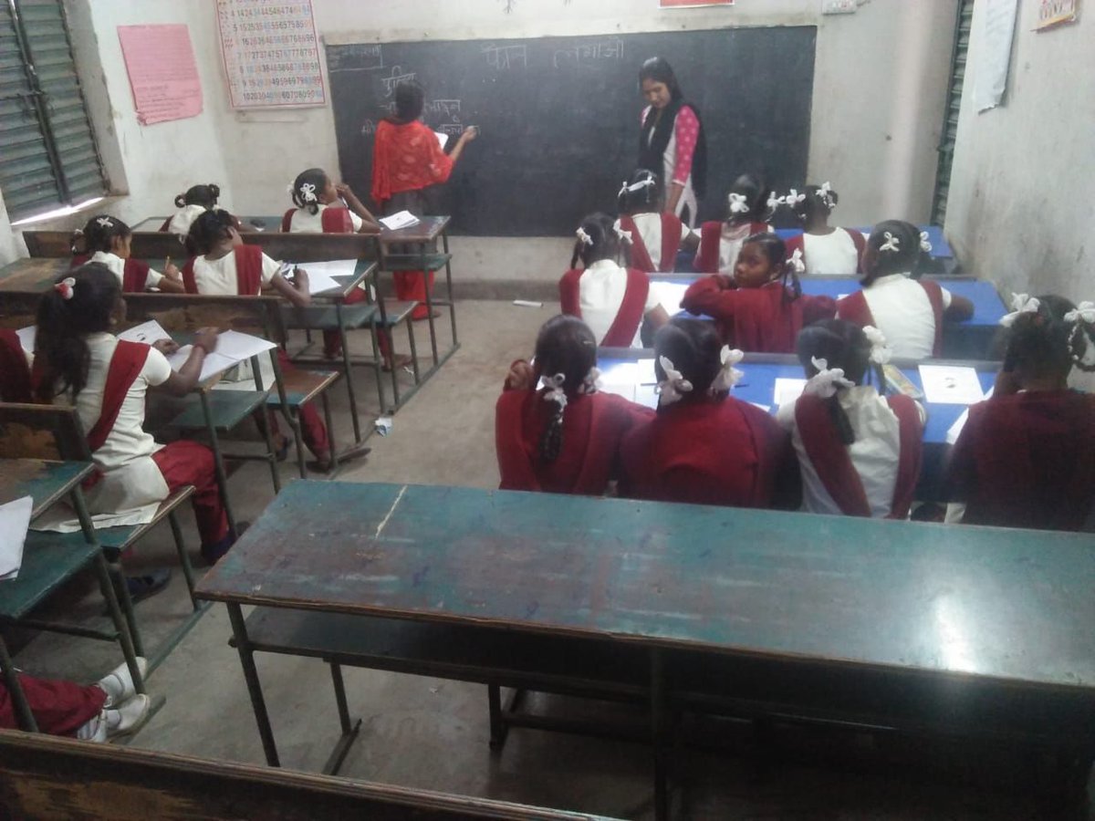 Aangan_Trust's tweet photo. In #Maheshpur block, #Pakur, #Jharkhand we started #remedial sessions to provide #SupplementaryEducation to #children who missed school classes due to perils of #UnsafeMigration: 6 out of 11 children have now returned to their full-time #education after taking these classes. https://t.co/BHvYWfQAmx