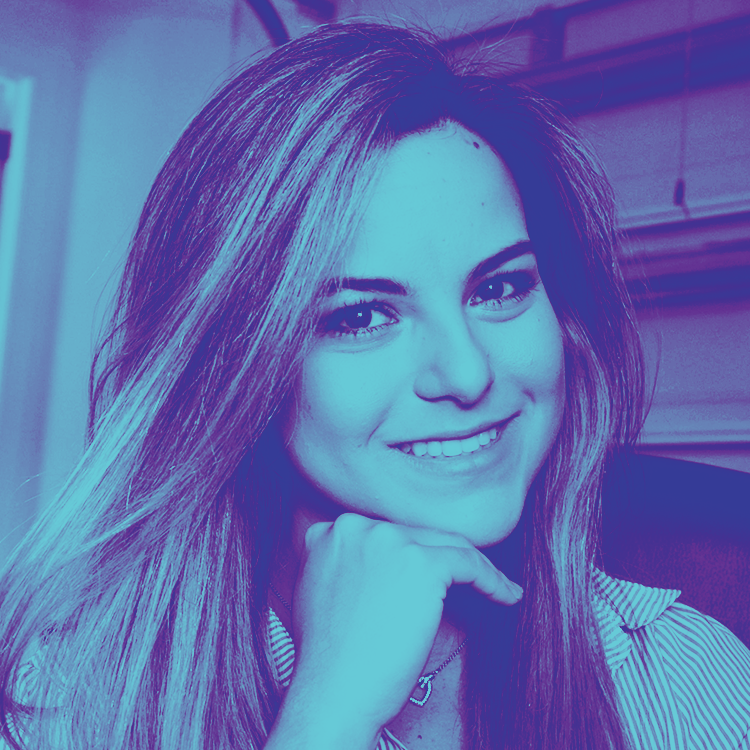 BfaMeraki's tweet photo. My name is Maria Landaeta. I'm from Venezuela, and wanted to be a #GraphicDesigner since I was 4. My interests are: #LogoDesign #branding #socialmedia marketing,and #packaging. My goal is to provide designs tailored to the new generations who are looking for the “next big thing" https://t.co/Sl0XL4x3Hn