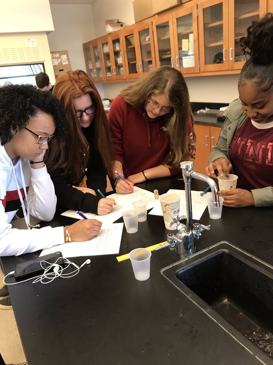 jdenn23's tweet photo. My super sophs experimenting to see which is the best ratio of solute (Koolaid) to solvent (water). The winner - 0.4 moles/L. @muhlsd https://t.co/kJedOjvUNt