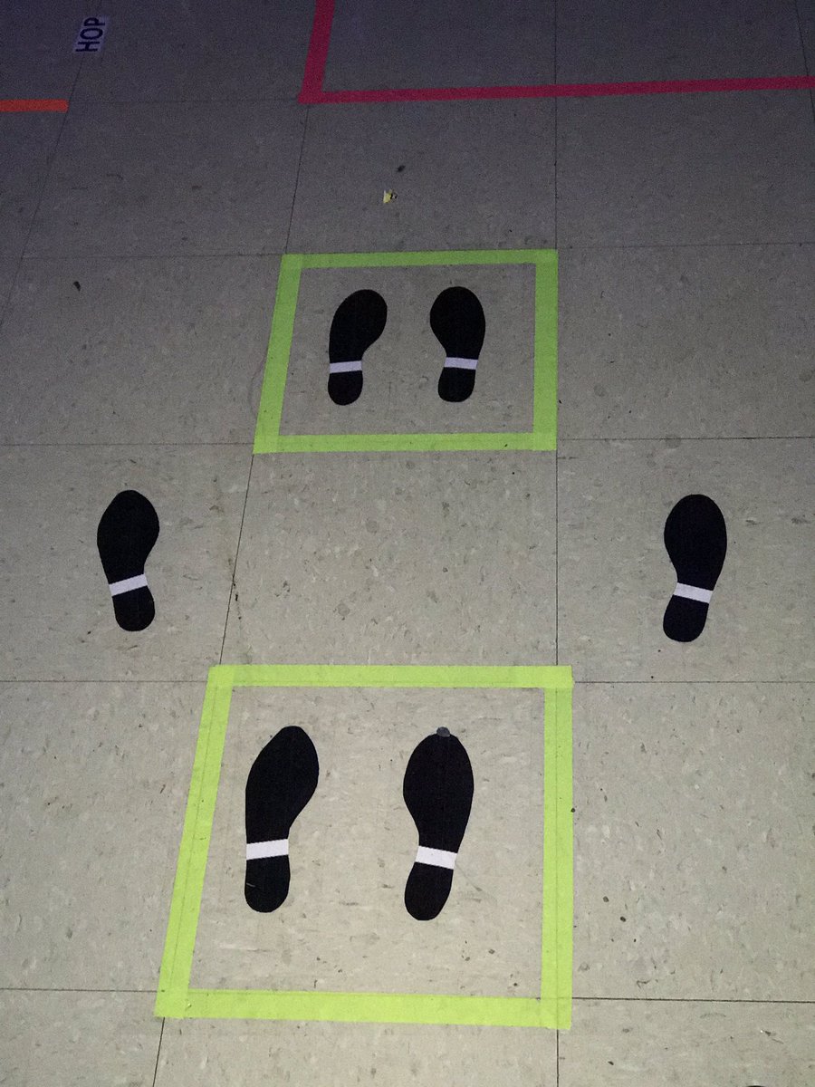 krischapman28's tweet photo. Day 3: Pac Man room! #roomtransformations #TNReadyprep @LMESTigerNation @suptking @secondary_team @reynoldsteachG4 https://t.co/Zb3gS4tfeU