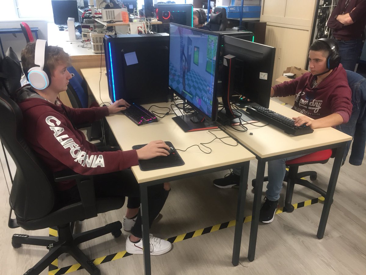boulanger's tweet photo. [JOURNEE TEST] @Boulanger invite nos jeunes gamers pour tester et donner leurs avis sur notre gamme de produits gaming #Skillkorp 🎮 #SiBienEnsemble https://t.co/gIH4wCIt52