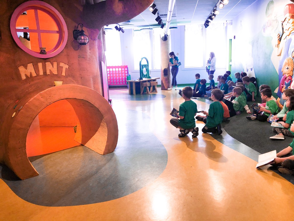 MissChelseaHara's tweet photo. Special thanks to the Franklin Mint Federal Credit Union for allowing our Kindergarteners to come and learn with our friends, The Berenstein Bears! 🐻💰 https://t.co/ts8kxyvOST