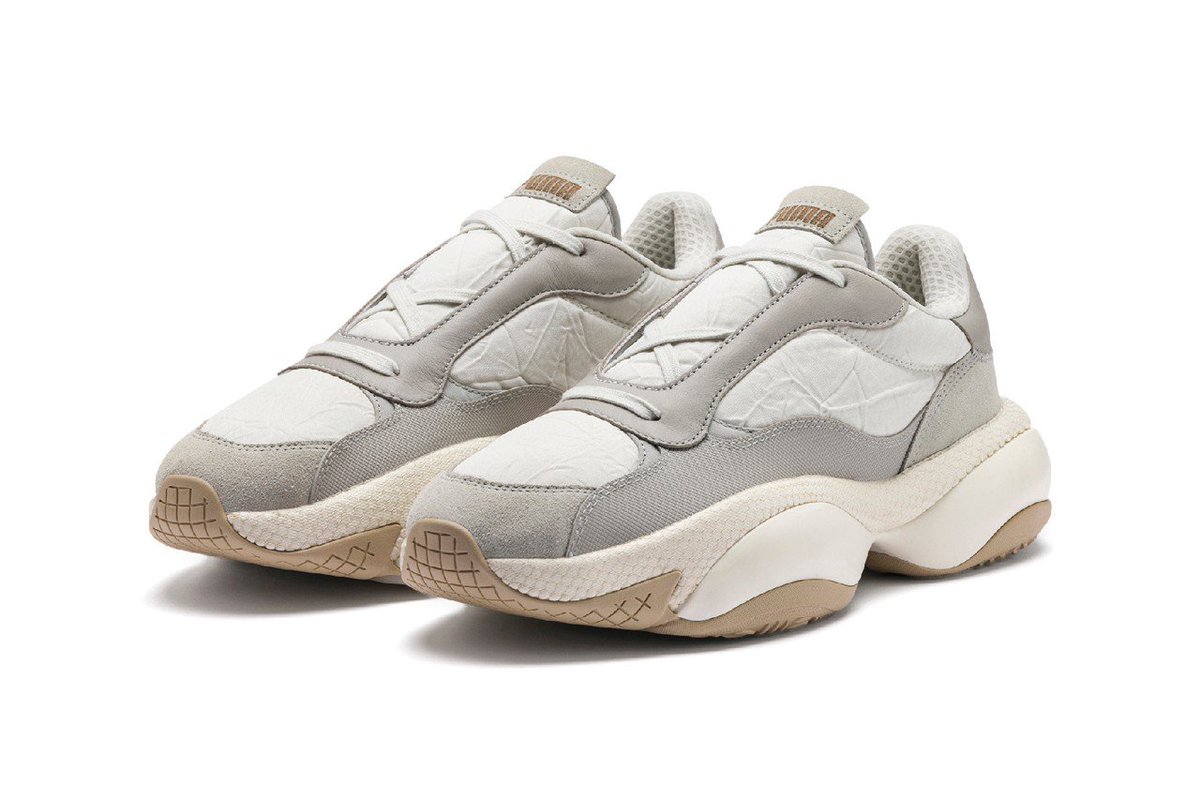 wave_mello's tweet image. Which one I buy? Puma or Nike?