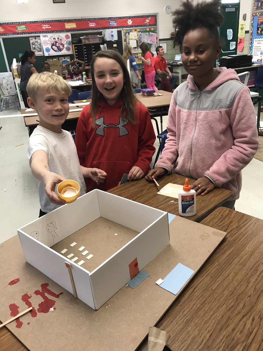 MrsEGrade3's tweet photo. Entering our final weeks of #designlabcincinnati! These play spaces are coming to life! #thirdgrade #MyOhioClassroom #edusnaps #centralonvine https://t.co/KCO87YqLXb