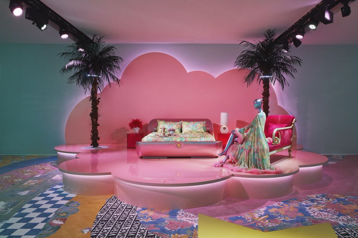 NYDesignAgenda's tweet photo. The collaboration of Sasha Bikoff x Versace on Milan is the most talked about subject

Check it out 👉 https://t.co/lxu4MFxpUQ

#newyorkdesign #newyorkinteriordesign #newyorkdesignagenda #newyorkdesigncenter #newyorkinteriordesigners #versasha #salonedelmobile #sashabikoff https://t.co/4goXjgbgpy