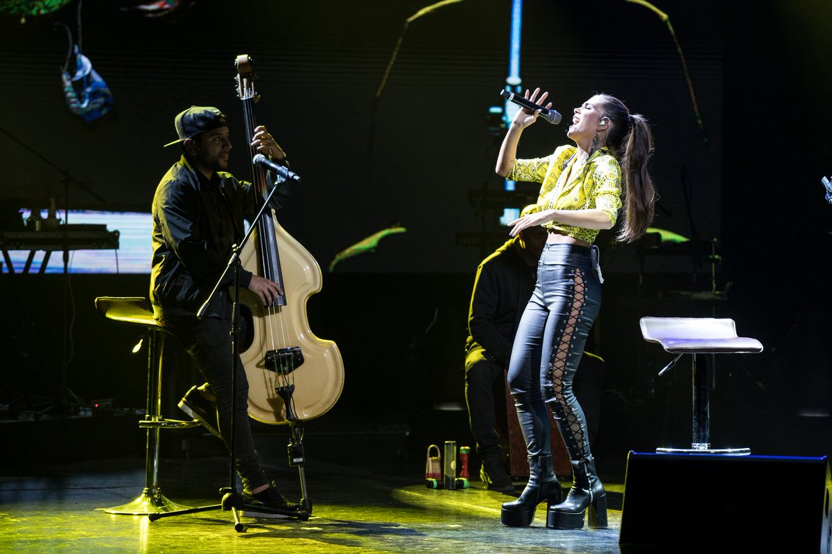 LatinGRAMMYs's tweet photo. 🎶👏👏👏 #LatinGRAMMY Acoustic Sessions Bogotá @Fonseca y artista invitada @Greeicy_rendon ... https://t.co/nVEz3v8BXP https://t.co/sEQXl4JEzm