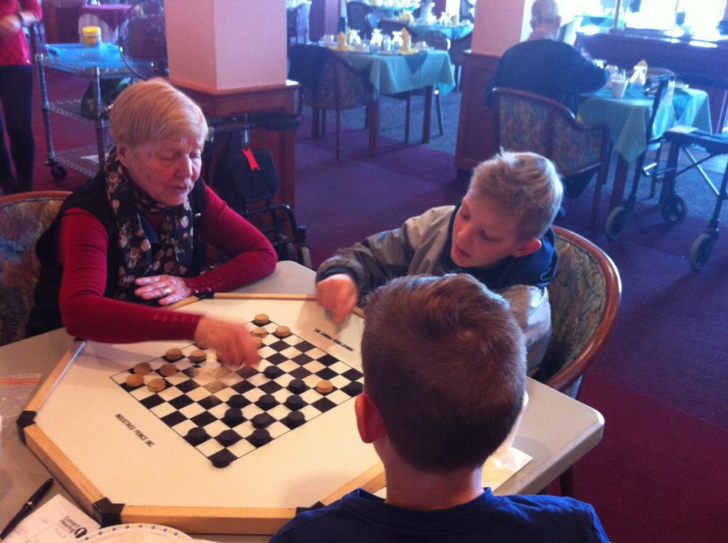 ES_Skyhawks's tweet image. Some pictures of the visit by grade 7 immersion students to Melville Heights. #ESSInTheCommunity #ESSPride