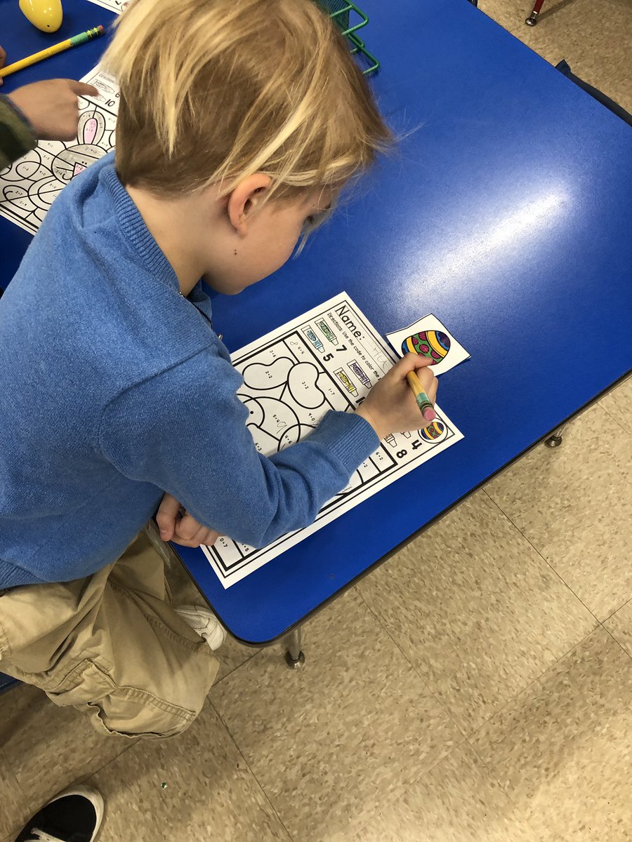 MsKallertEDU's tweet image. Easter egg hunts and math practice all in one! Even better our jellybeans can double as counters! #weelovemath #happyeaster @AnnaRudowsky @WeehawkenTSD