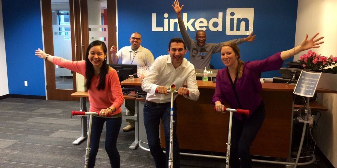 bojapp's tweet photo. Sure, beer in the fridge and holiday parties are nice. But having company #culture runs deeper than the perks — no matter how over-the-top that holiday party may have been. https://t.co/OWAjwwOwf3 https://t.co/ypNjNJFL1C