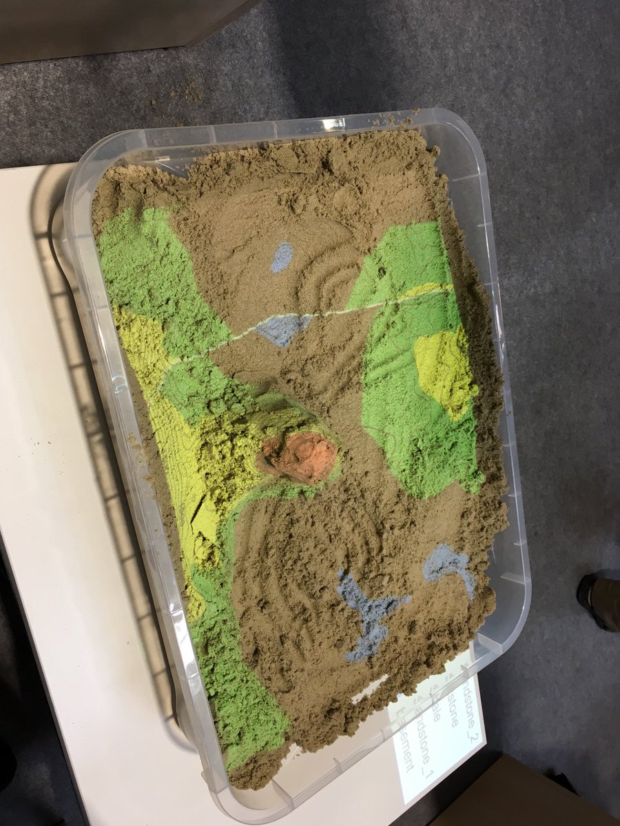 The Open-AR-Sandbox at one of the EGU poster sessions today was a great success - and pulled in the crowds. #EGU19 <a href="/maggie210118/">Maggie Williams</a> <a href="/maggie_hiatus/">Maggie Williams</a> @lisrush <a href="/LivUniCTL/">CTL Liverpool</a> <a href="/LivUniEarthSci/">Liverpool Uni Earth Sciences</a>