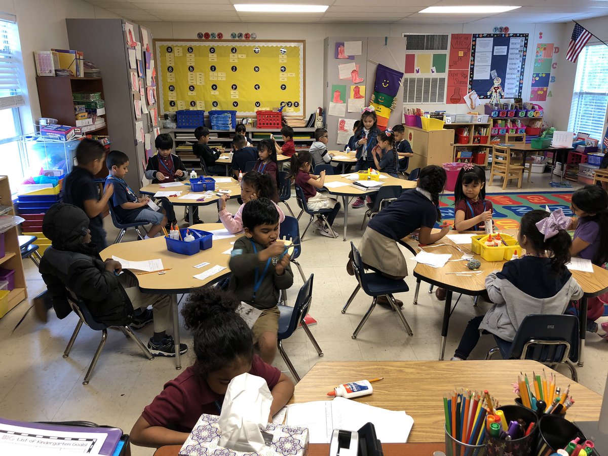 MrsBaehrsKinder's tweet photo. Some days we are just getting it done!  Great way to end the week!  #workingfortheweekend #ShortALongA #bringonfirstgrade @niecyyd3 @kujawaecpk @ https://t.co/sKRSKGe7OQ