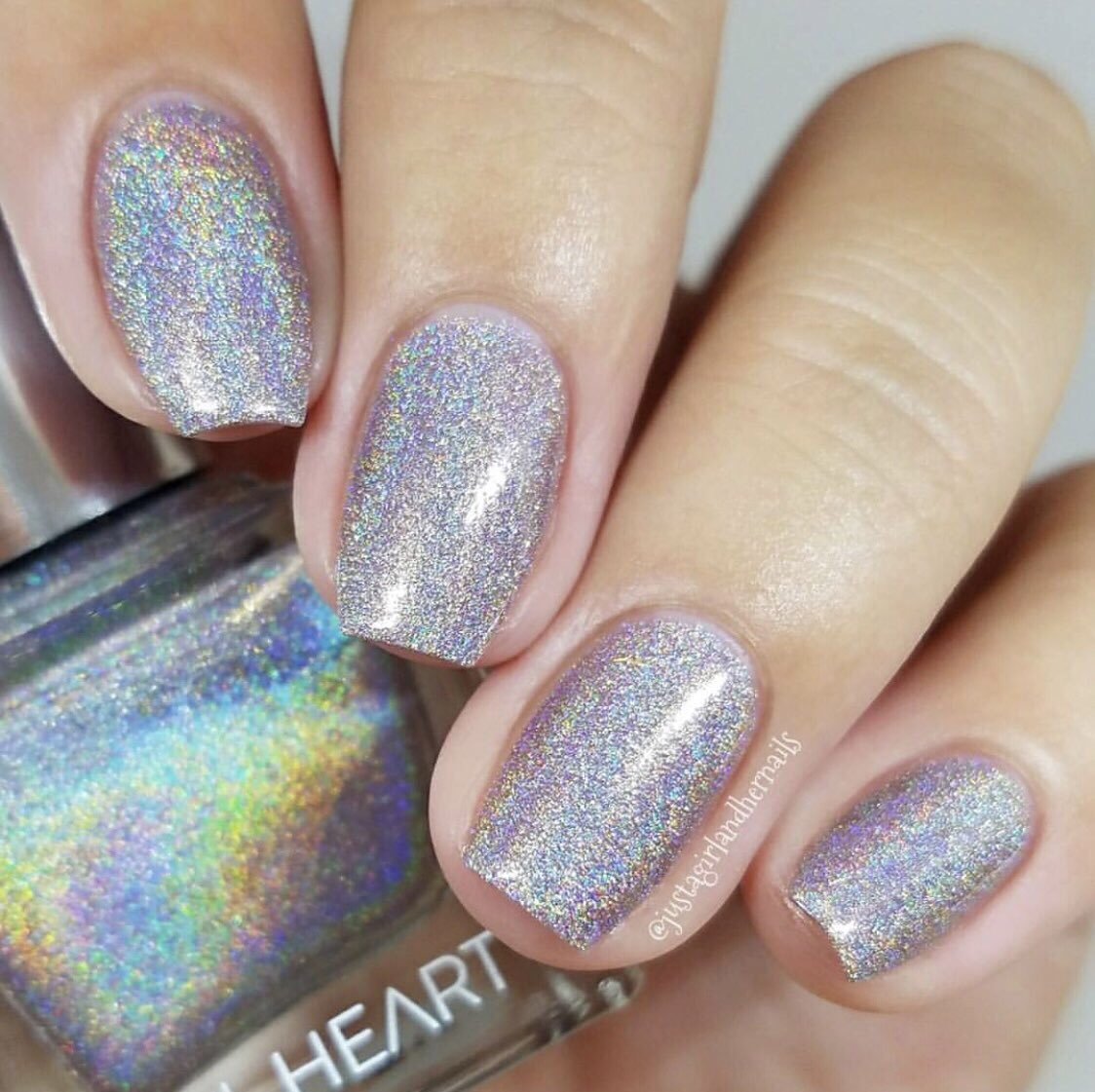 I’ve had the honor of designing two #naillacquers with <a href="/LeapingBunny/">Leaping Bunny</a>! ✨ Leaping Bunnified worn by IG @justagirlandhernails was our first collab 💜 
What do you think of this lilac #holographic? 💅🏼
shopallheart.com/shop/leapingbu…