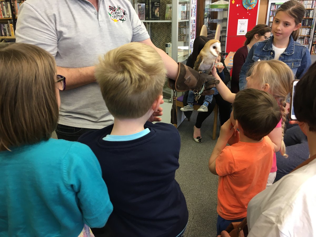 WiganLibraries's tweet image. A big thank you to #CuriousCritters for a fantastic visit to #StandishLibrary 👍🏻👍🏻👍🏻 The children learned lots of interesting facts about the animals, how to look after them &amp;amp; had lots of fun too. 🦉🐰🐥Check out the Curious Critters Facebook page: facebook.com/curiouscritter…