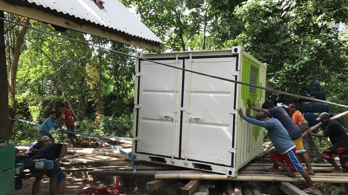 ☀️ARE Member Autarsys provides power to a community of 1,500 people leaving in Santa Ana 🇵🇭 #Philippines, - a region hit by up to 20 typhoons a year ! 👉bit.ly/2IdhnvP #climateresilience #solarpower