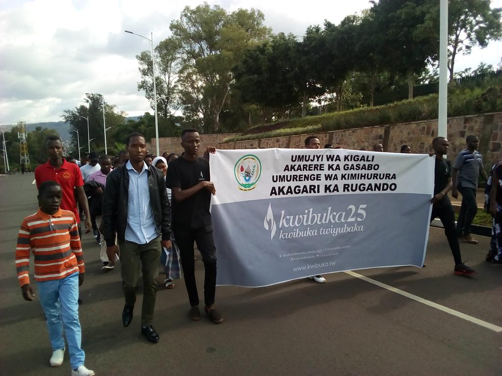 RugandoCell's tweet photo. Happening now: walk to remember and night vigil in @kimihururasect1 as we commemorate the Jenoside  perpetrated against Tutsi in 1994 #Kwibuka25 @Gasabo_District @RwandaRemembers @reneanthere @kigalitoday @IGIHE @pastorsalton @rnkaka @SamMandela @JohnMirenge @GAERGRwanda #RwoT https://t.co/0BCZBFsjER