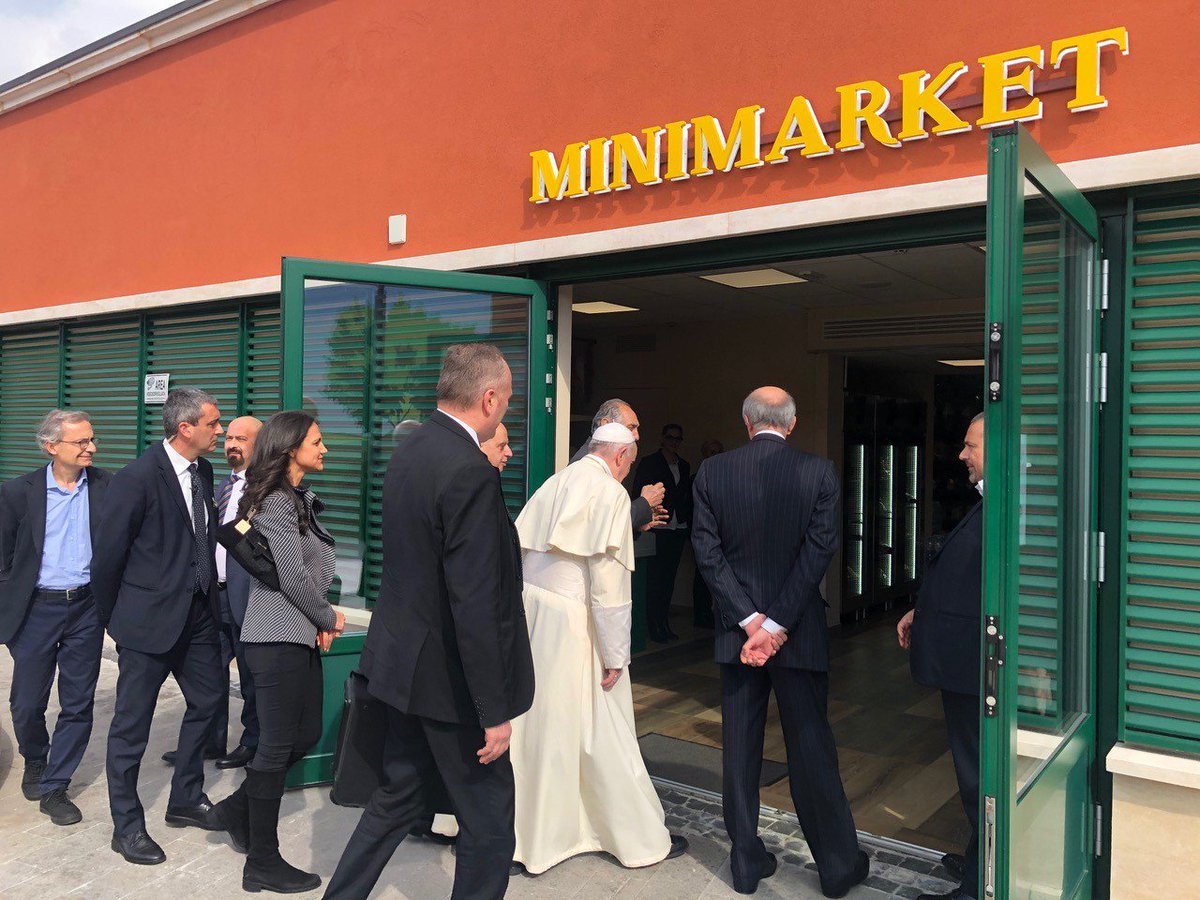 Evange_en's tweet photo. #PopeFrancis #MercyFriday https://t.co/UEEWgJcLqn