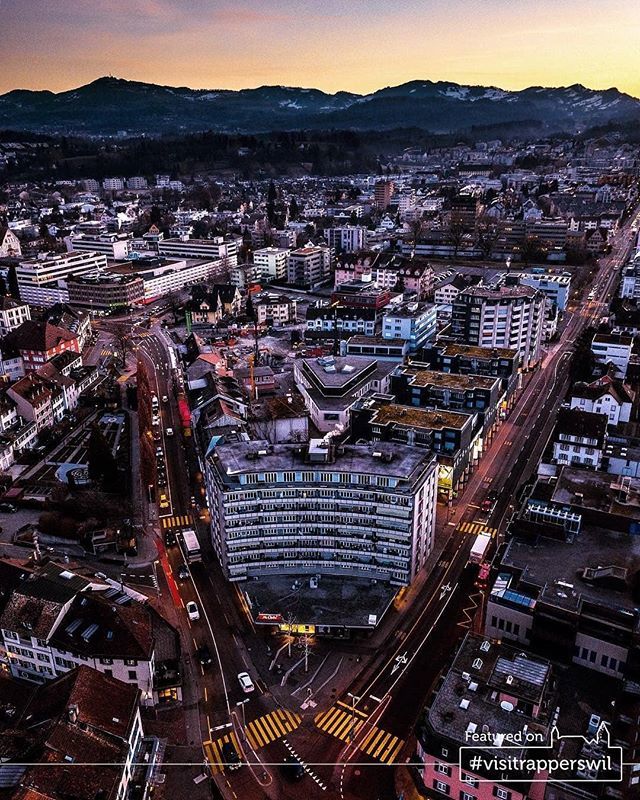Bird perspective of Rappi Cityplatz, looking east. A little colour while there is a lot of grey around <a href="/visitrapperswil/">Visit Rapperswil</a> these days.
.
Gsehnd ihr eues dehei? 😉
.
Congrats!
.
★ Visit Rapperswil Feature ★
Picture by - @exploremore.ch
Selected by - <a href="/serg/">Serg Prokhorov</a>… bit.ly/2Is5rFT