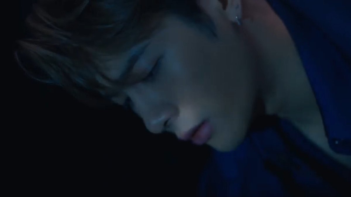 AddictingSmile's tweet image. This MV is stunning

Jackson Wang - Oxygen (Official Music Video) youtu.be/rC16KH2KVwc via @YouTube

#JacksonWangOxygen #Fendiman #DifferentGame #JourneyToTheWest #JacksonWang #잭슨 #王嘉尔 #TeamWang #GOT7 @JacksonWang852 @GOT7Official