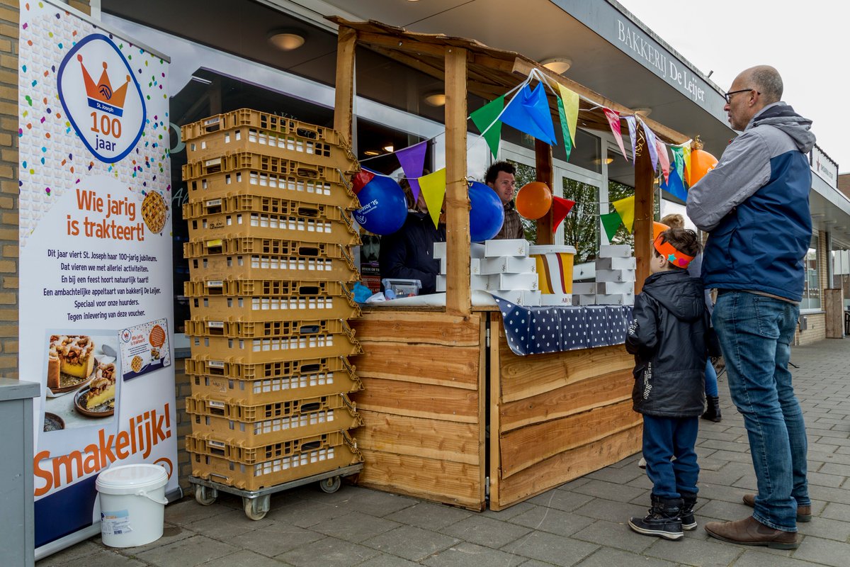 Wat een leuke dag vandaag! Heel veel #felicitaties van huurders en heel veel leuke reacties! Omdat we dit jaar ons #100jarigjubileum vieren trakteren we dit weekend op appeltaart! Ook morgen zijn de bonnen uit onze #jubileumuitgave nog in te leveren.