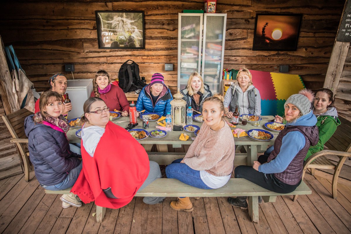 Group accommodation is available for up to 31 in yurts & 4 in the Lake House. Whole site bookings available, hot tubs can be pre-booked & on site activities too. Find out more: hiddenvalleyyurts.co.uk/make-a-booking… #Glamping #Yurts #DeanWye #VisitWales #GroupAccommodation #HenParty #StagParty
