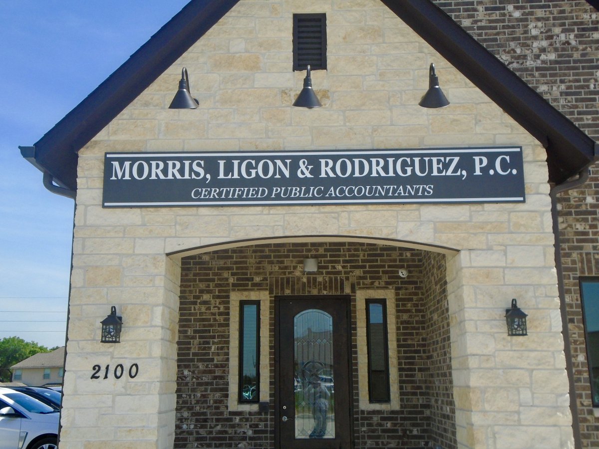 Happy Friday!!! Are you guys ready for the weekend? 😀
New fab, install and lighting for our friends at Morris, Ligon &amp; Rodriquez.
#scasigngroup #signfabrication #signage #lighting #signinstallation #signshoplife #houstonbusiness #houstonbusinessowners #friyay #fridayvibes