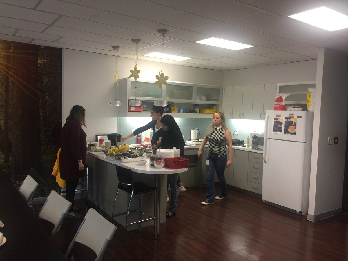 g_swecera's tweet photo. The pancakes and waffles are on the griddle please stop by to enjoy some. 6th Floor, Oxford Tower @ECCMALL @PaladinSecurity is raising $$ for @cancersociety In honour of #daffodilmonth #MakeADifference https://t.co/pdIefDhkPE