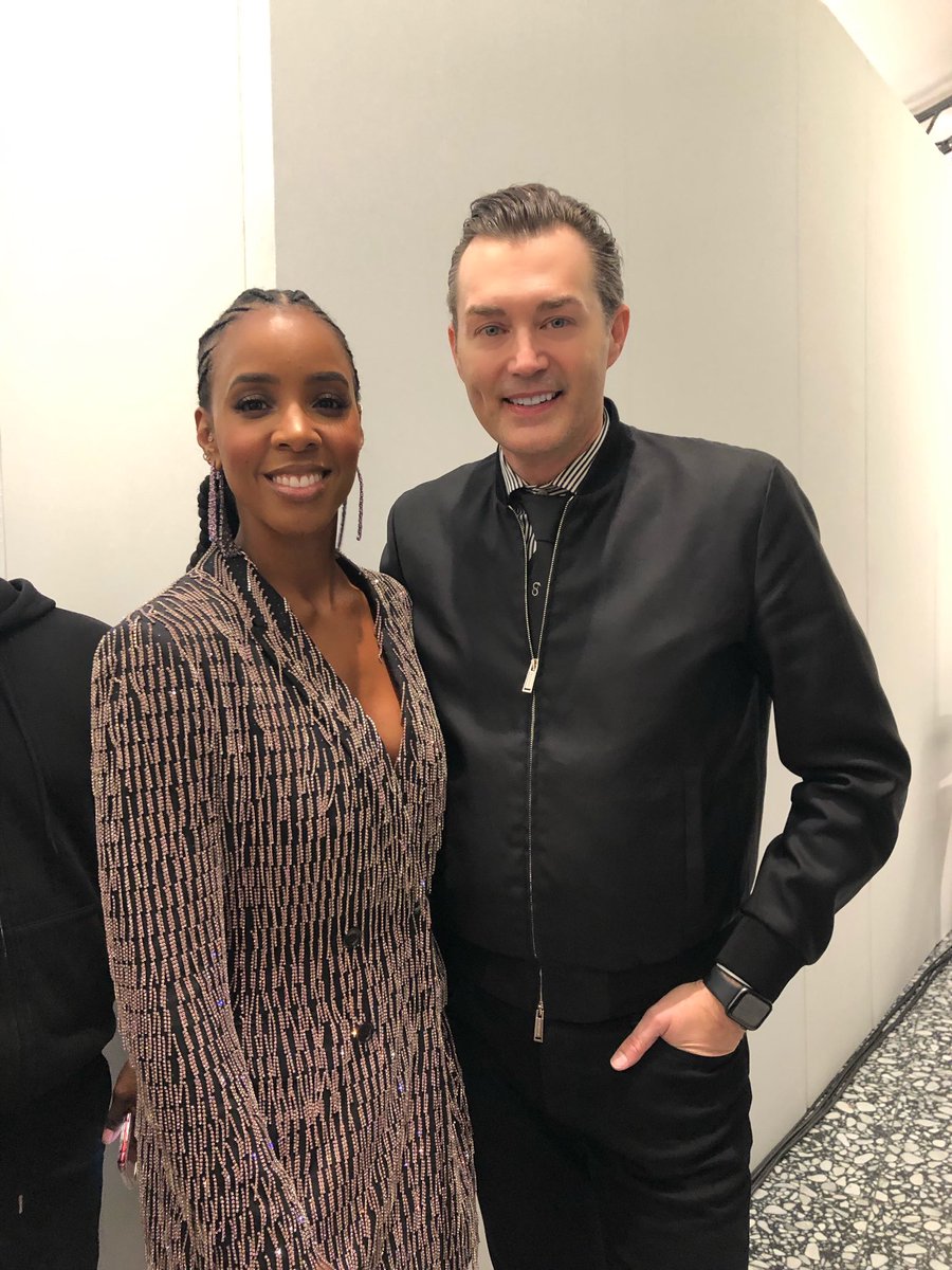chucksteelman's tweet photo. A great night at NM Hudson Yards with the uber talented and beautiful, Kelly Rowland! Check out her new single “Kelly”! #saymyname #kellyrowland #iworkatnm @KELLYROWLAND #kelly #music #nyc #incircle https://t.co/DTE6kCnbcD