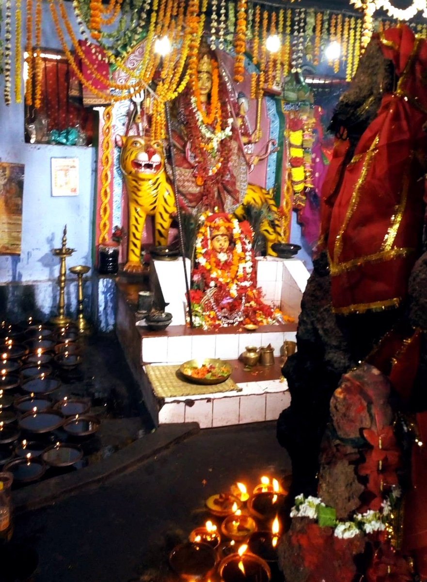 VAdkri's tweet photo. ଚଳଚଞ୍ଚଳ ବାଙ୍କେଶ୍ୱରୀ ପୀଠ ।Bankeshwari temple is one of the popular shakti Peetha of southern odisha.Chaitra Shukla Astami is a great festival of this region .#Ashokasthami_Jatra #lessknown #Dumbula #ବଡ଼ଖେମୁଣ୍ଡି
#ଅଶୋକାଷ୍ଟମୀ ରେ ମା ଙ୍କ ନିକଟ ରେ ଭକ୍ତଗଣ ମୁଣ୍ଡନ ସଂସ୍କାର ବି ପାଳନ କରନ୍ତି । https://t.co/K3ZMcw2opp