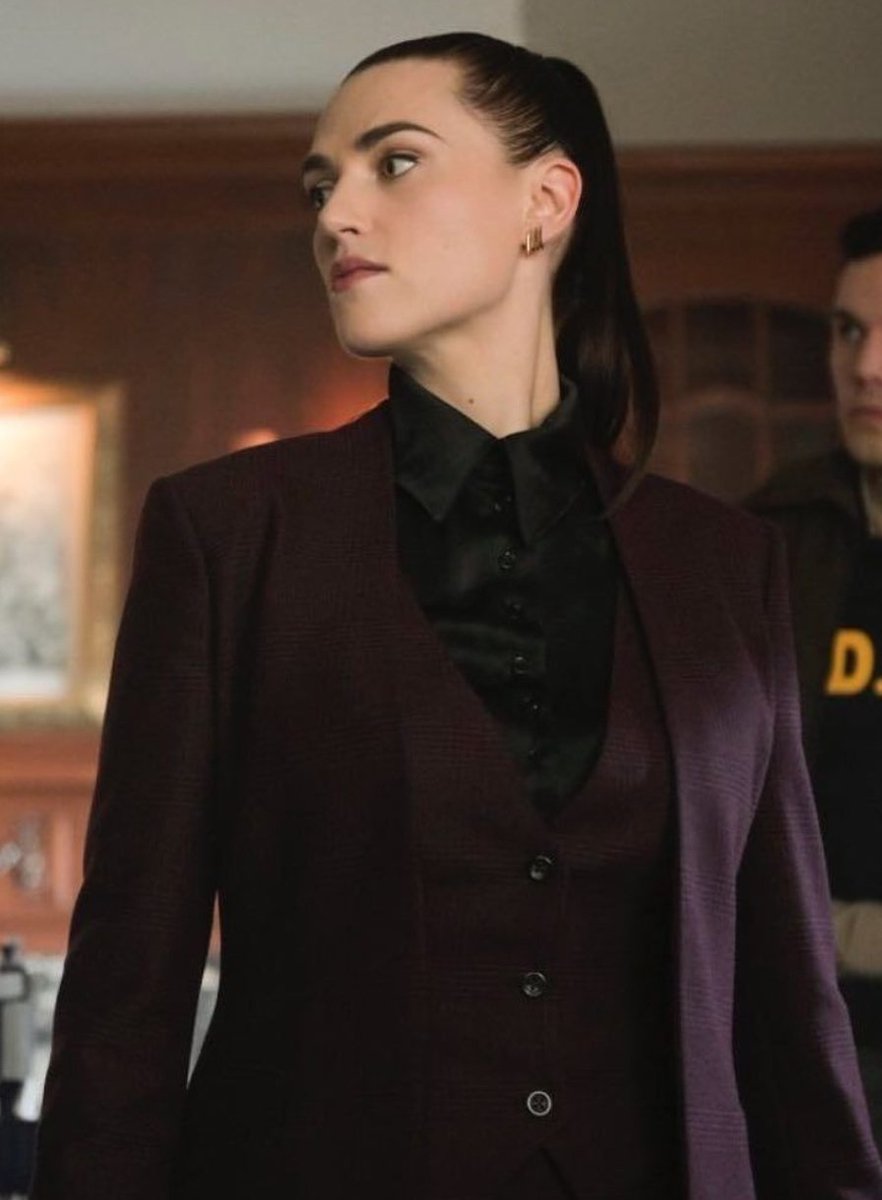 JacksonBrittsny's tweet photo. #supergirlcw #supercorp #agentcorp #reigncorp #saturncorp #lenaluthor
Lena is a dress, or a suit or just looking gorgeous https://t.co/46tFAo0iiM