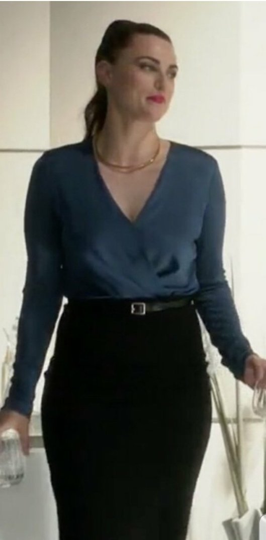 JacksonBrittsny's tweet photo. #supergirlcw #supercorp #agentcorp #reigncorp #saturncorp #lenaluthor
Lena is a dress, or a suit or just looking gorgeous https://t.co/46tFAo0iiM