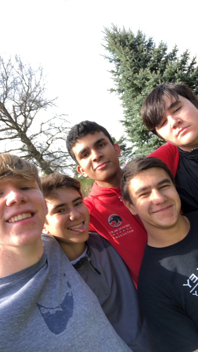 hudsonb_2003's tweet photo. #SAServes19 Putting in some work at the Zen Temple with the boys! https://t.co/VQTtAUSXOk
