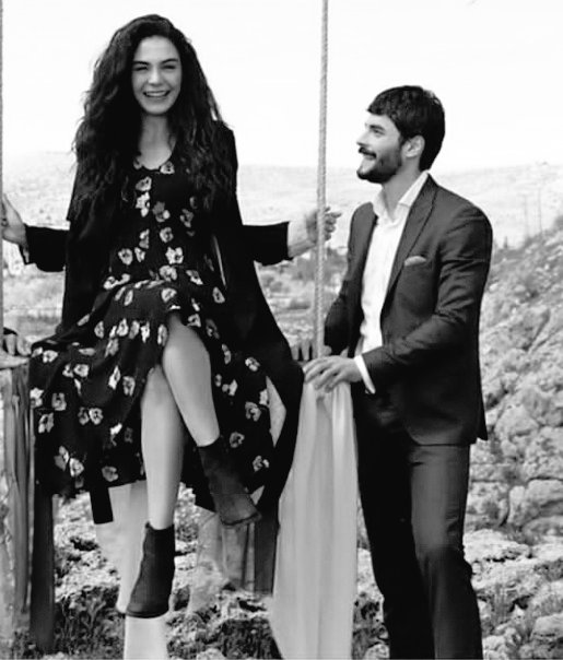 ReyMir0's tweet photo. Akının bakışı kalp ben #reymir #Hercai https://t.co/ia1ytPXquy