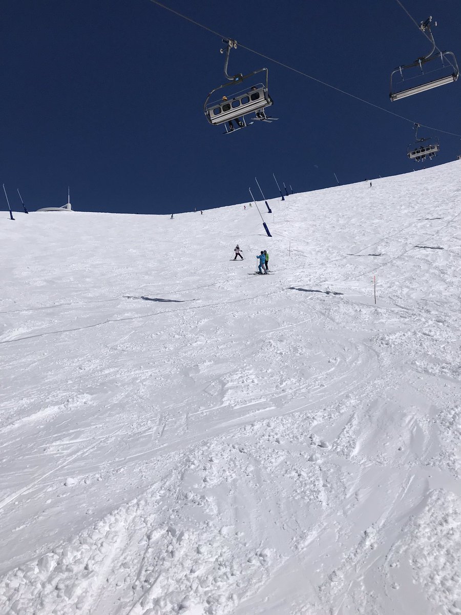 rh7pshee's tweet photo. An amazing last day of skiing #courage #5daysofawesome #rapidprogress #goodbyeskiboots @rh7trips @radnorsevenoaks https://t.co/awdZe6g4Zt
