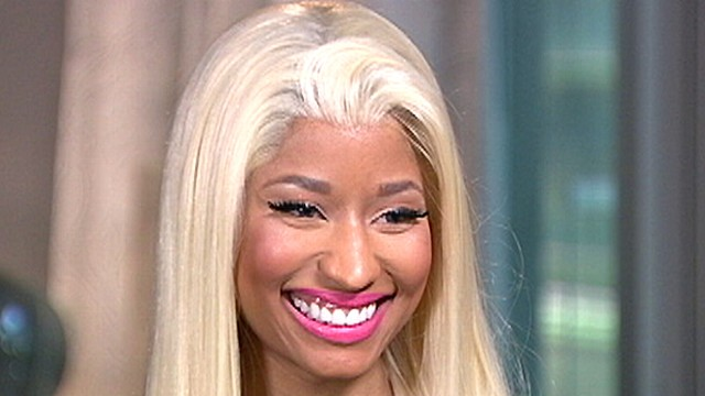 MaxyBarret's tweet photo. Now I understand why she does't laugh very often . Her mouth makes her look like a horse 😁🤣 @NICKIMINAJ #Barbz #NickiWRLDTour #Nickiminaj https://t.co/r4PT38b0pn