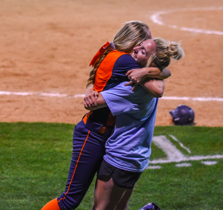 coacholiviaguin's tweet photo. Tonight is my last senior night and possibly my last home game as a Lady Bulldog. These girls will always hold the biggest piece of my heart. Seniors we began this journey 4 years ago together and that's how we are leaving...together. https://t.co/gCDYsM9etU