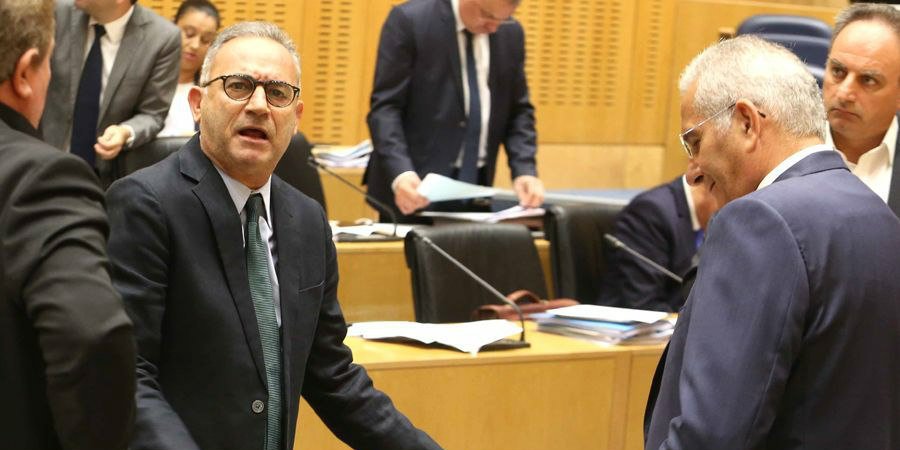 Αυτοδιάλυση κυπριακής Βουλής: Τι προβλέπει το Σύνταγμα και ποιο το ιστορικό #Cyprus 
sigmalive.com/news/politics/…