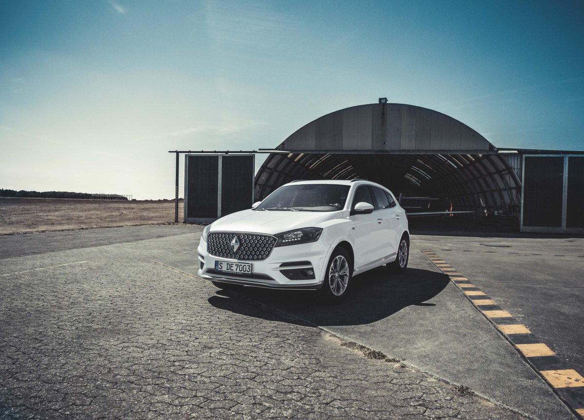 El mastodonte de todos los SUV. Reaparece la marca alemana Borgward. El lujo y la belleza fusionadas por fin en un SUV 😲 ¿Lo quieres? 😏 Pues lo tenemos disponible ☺️ blog.automovilesplaycar.com/nuevo-borgward…